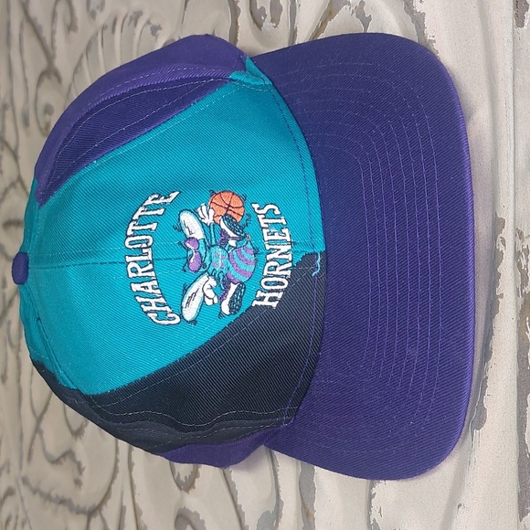 Vintage Snapback Cap 90's Charlotte Hornets SwirlColorblock